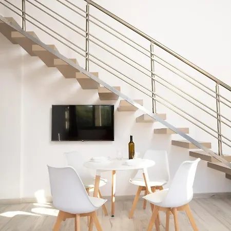 Petrino Foinikounta *