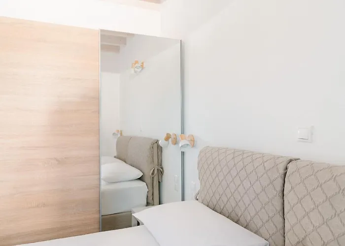 Petrino Foinikounta *